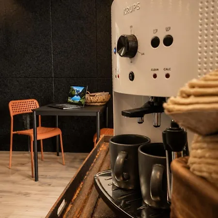 Industrial With Free Parking & Smart Check-in Near Terminal Shopping Center Besztercebánya