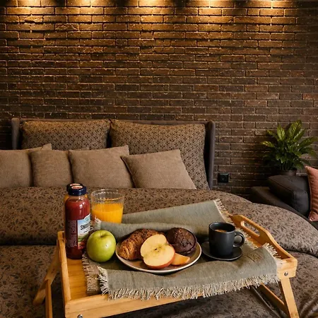 Industrial With Free Parking & Smart Check-in Near Terminal Shopping Center Besztercebánya